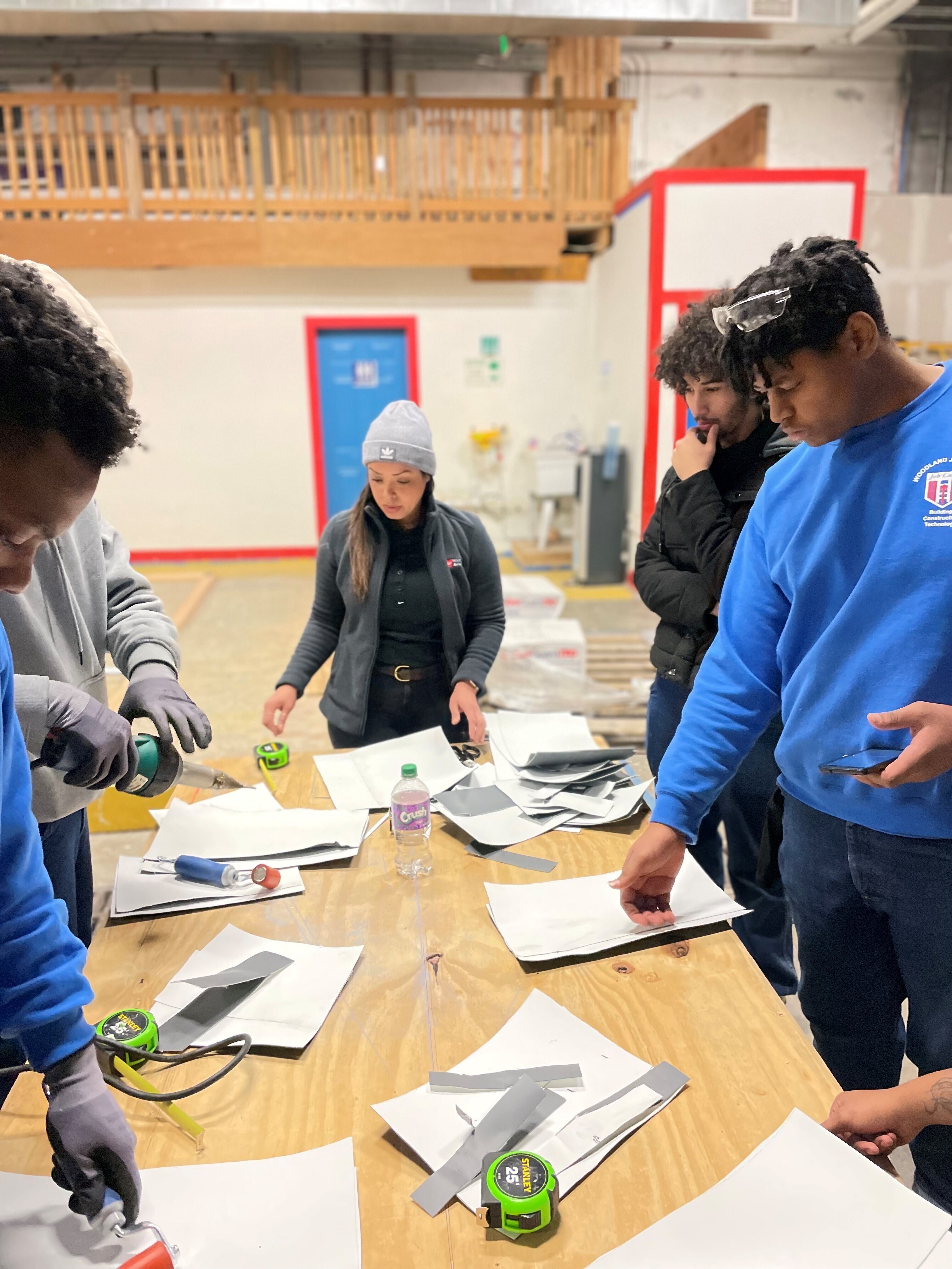students learn commercial roofing students learn commercial roofing at the GAF Roofing Academy