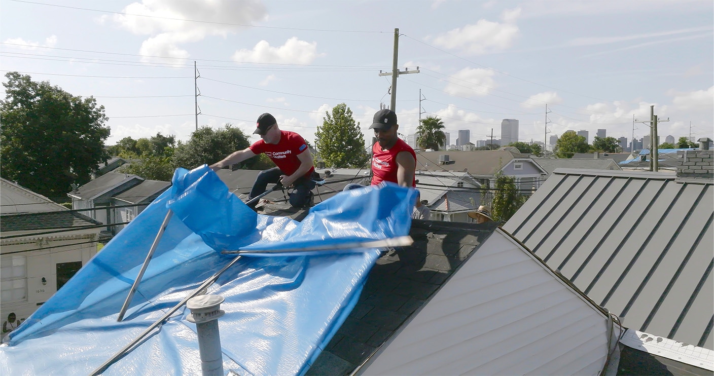 Anthony Mackie has teamed up with GAF and their Community Matters initiative to help rebuild Gulf Region roofs hit by extreme weather