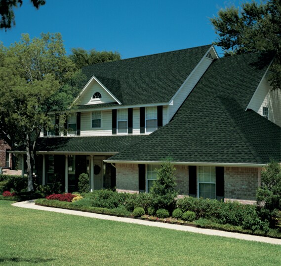 bold home Home qith HDZ Shingles in Hunter Green