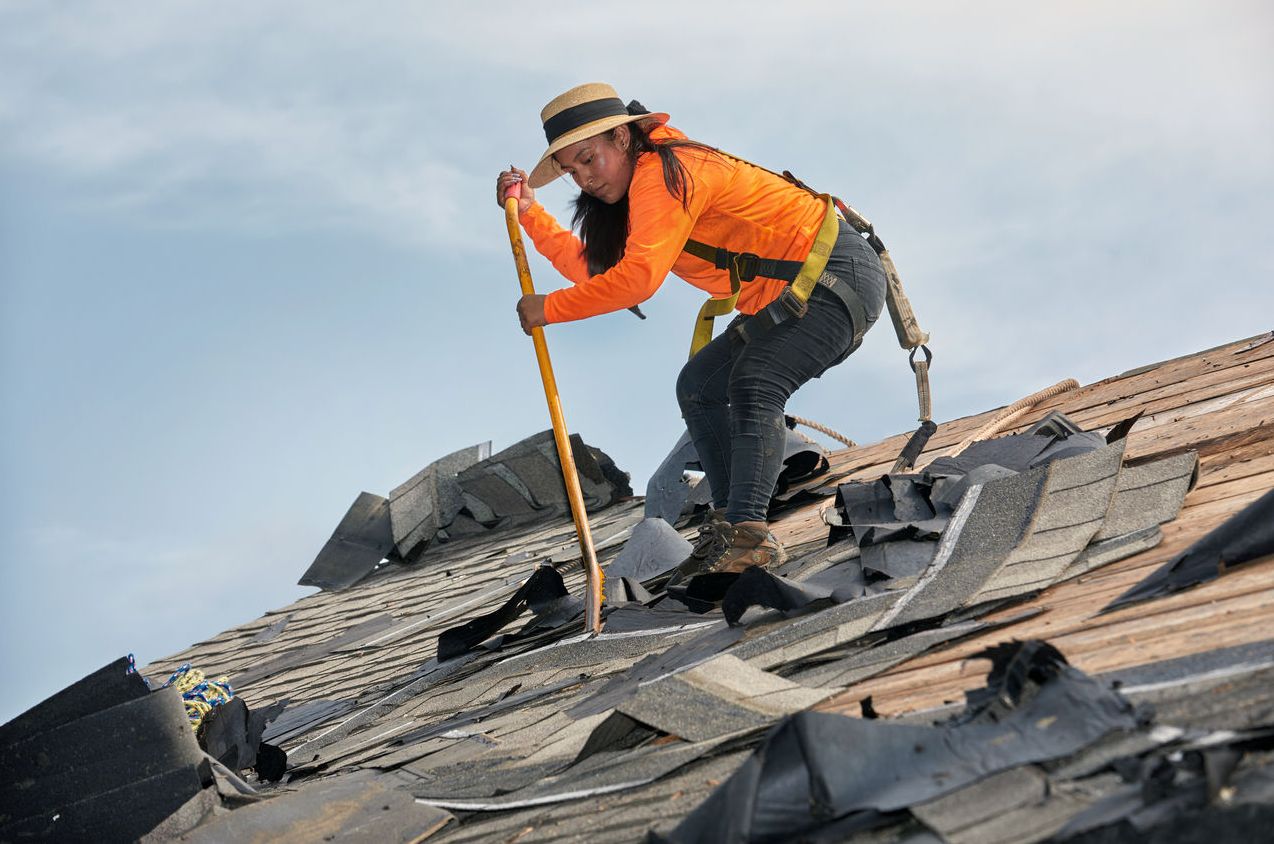 675936b6-e2b0-41f8-8454-83ddabcb1193 How to install roof shingles starts with tearing off the old ones.