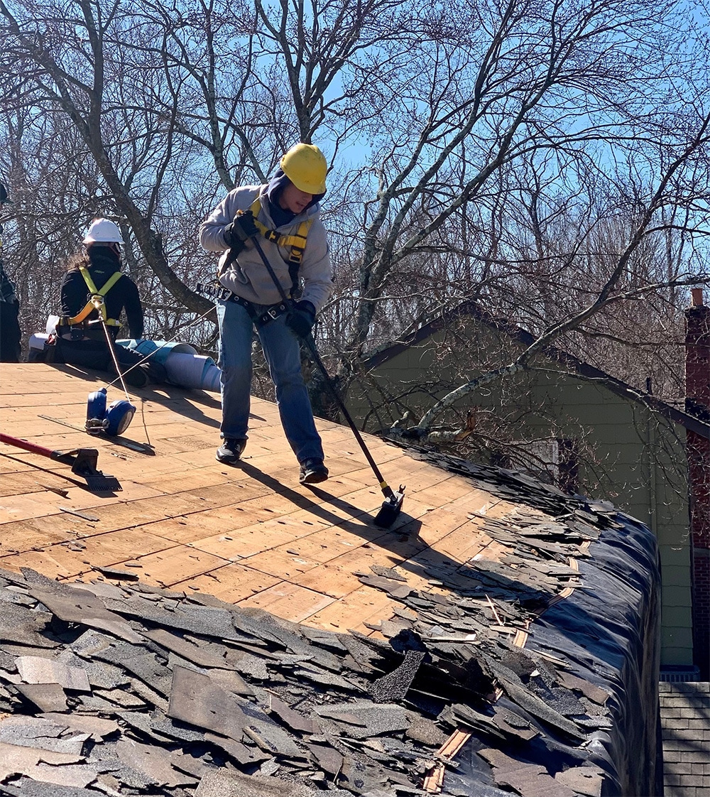 The GAF Roofing Academy training program provides honds-on roofing education