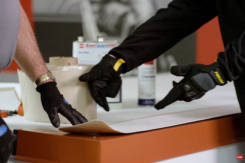 Primerless cover tape.